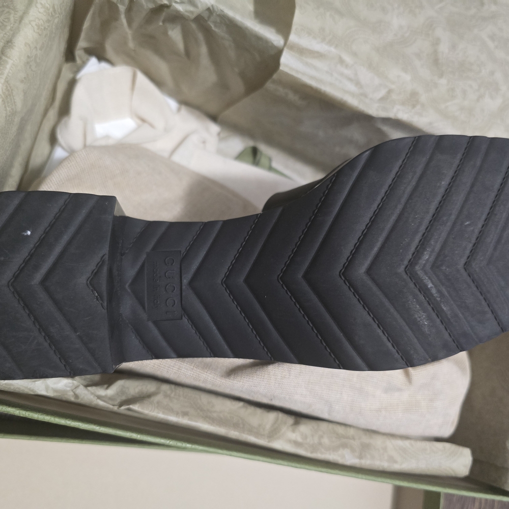 Gucci Women's Black Slide Sandals - Picture 7 of 8